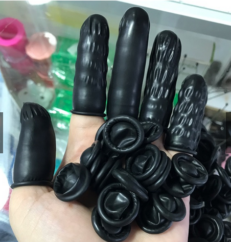 Ứng dụng của bao ngón tay cao su trong nghề làm nail